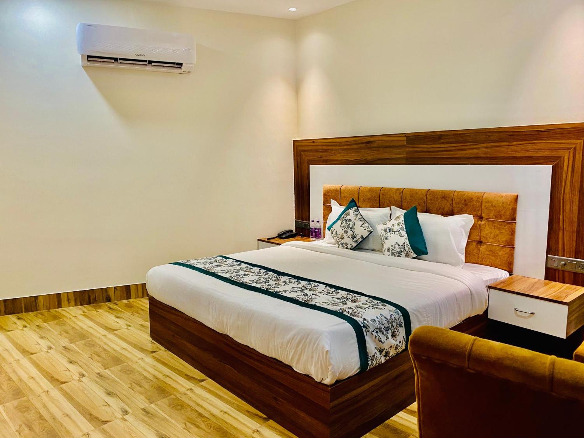 Hotel White House Walking Distance From Golden Temple- With Parking Amritsar Exterior photo