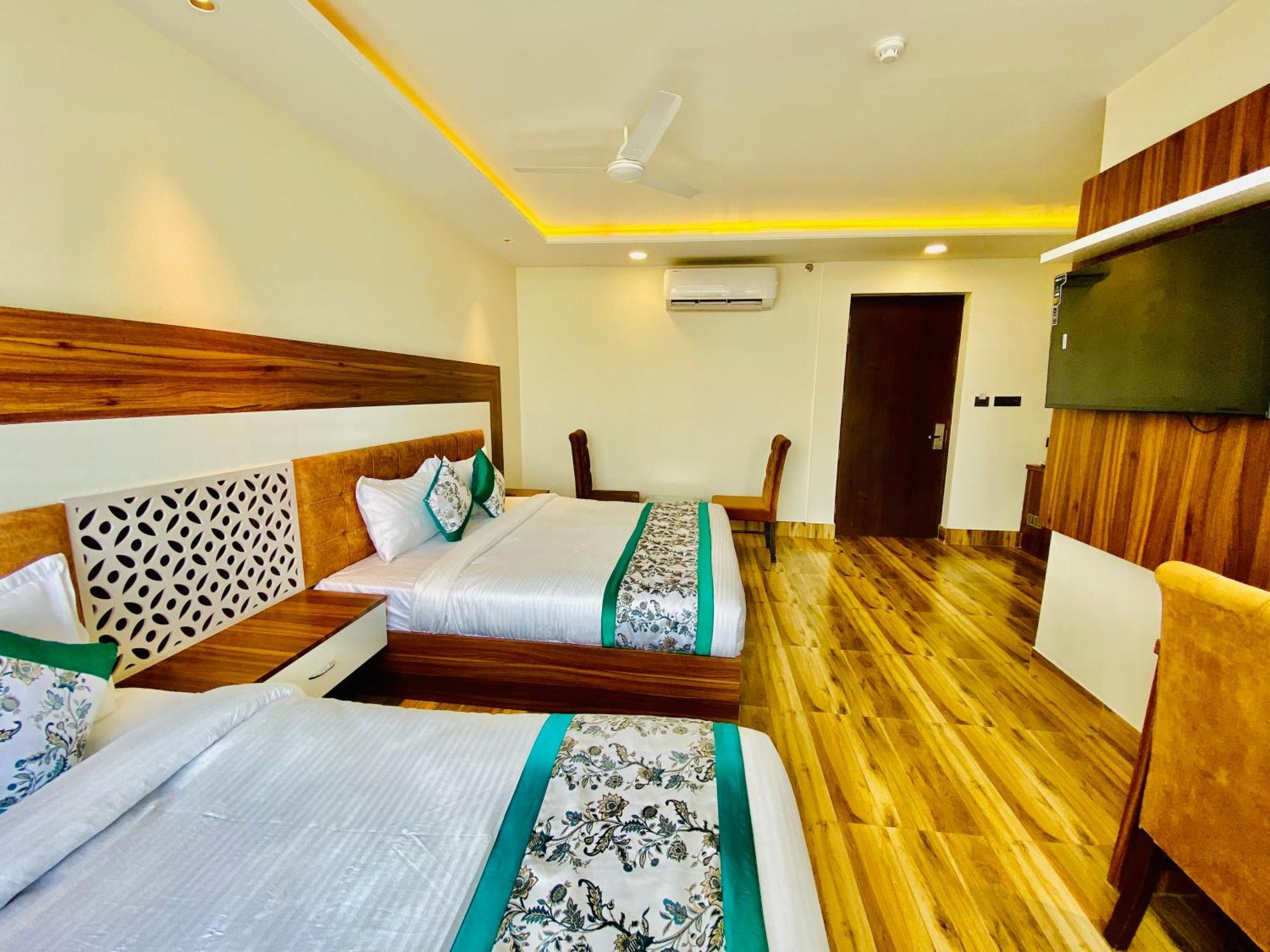 Hotel White House Walking Distance From Golden Temple- With Parking Amritsar Exterior photo