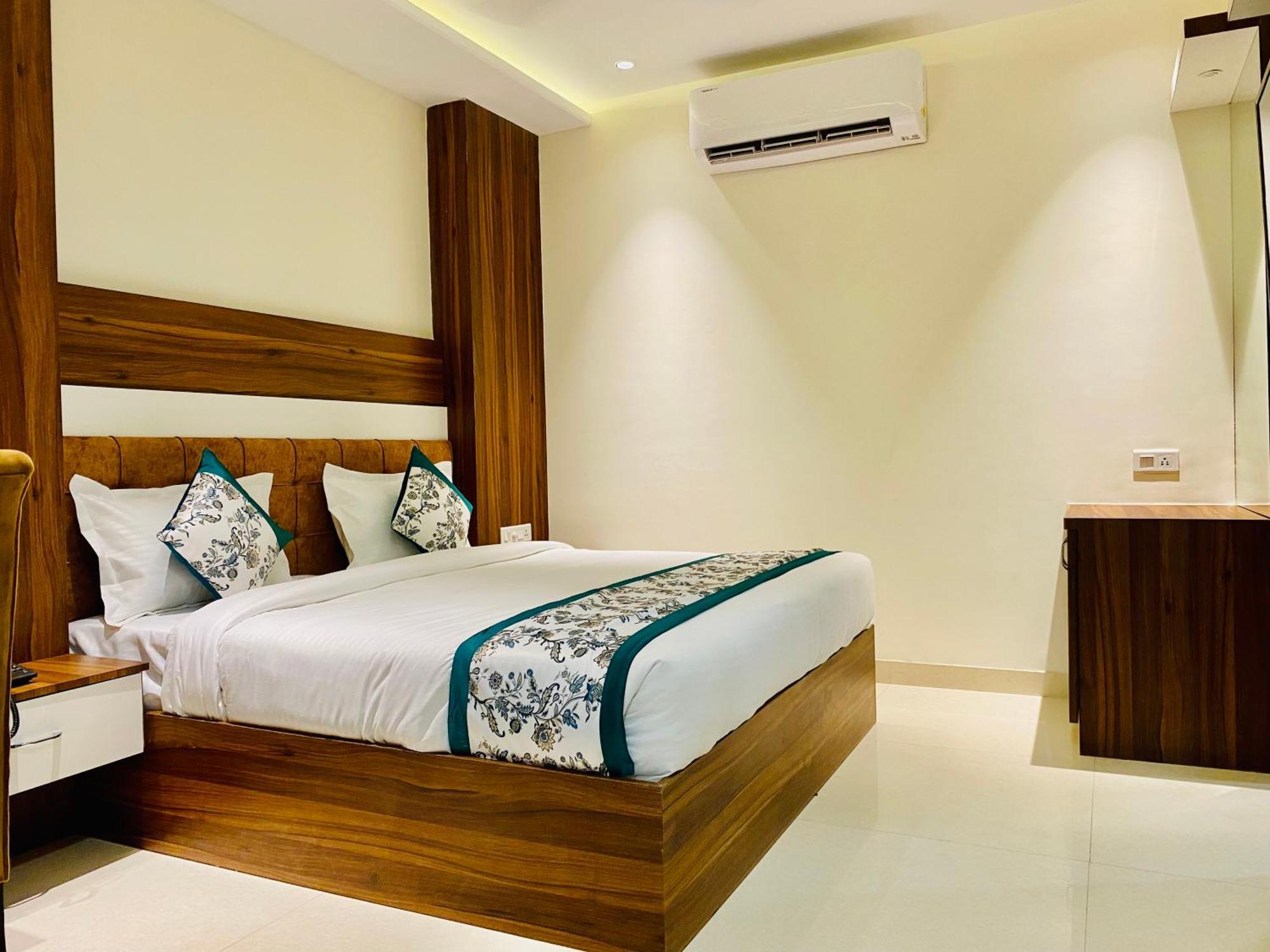 Hotel White House Walking Distance From Golden Temple- With Parking Amritsar Exterior photo