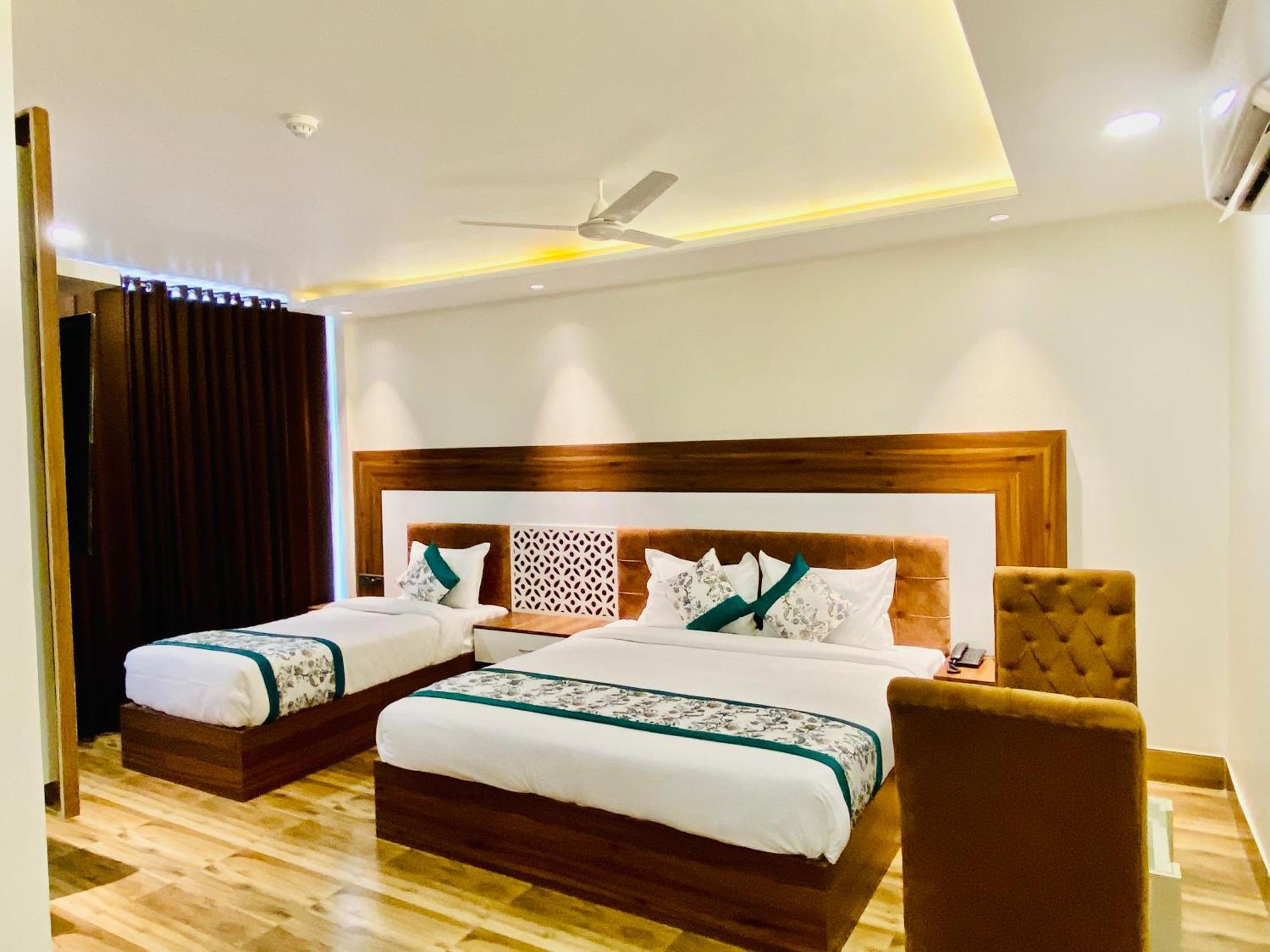 Hotel White House Walking Distance From Golden Temple- With Parking Amritsar Exterior photo